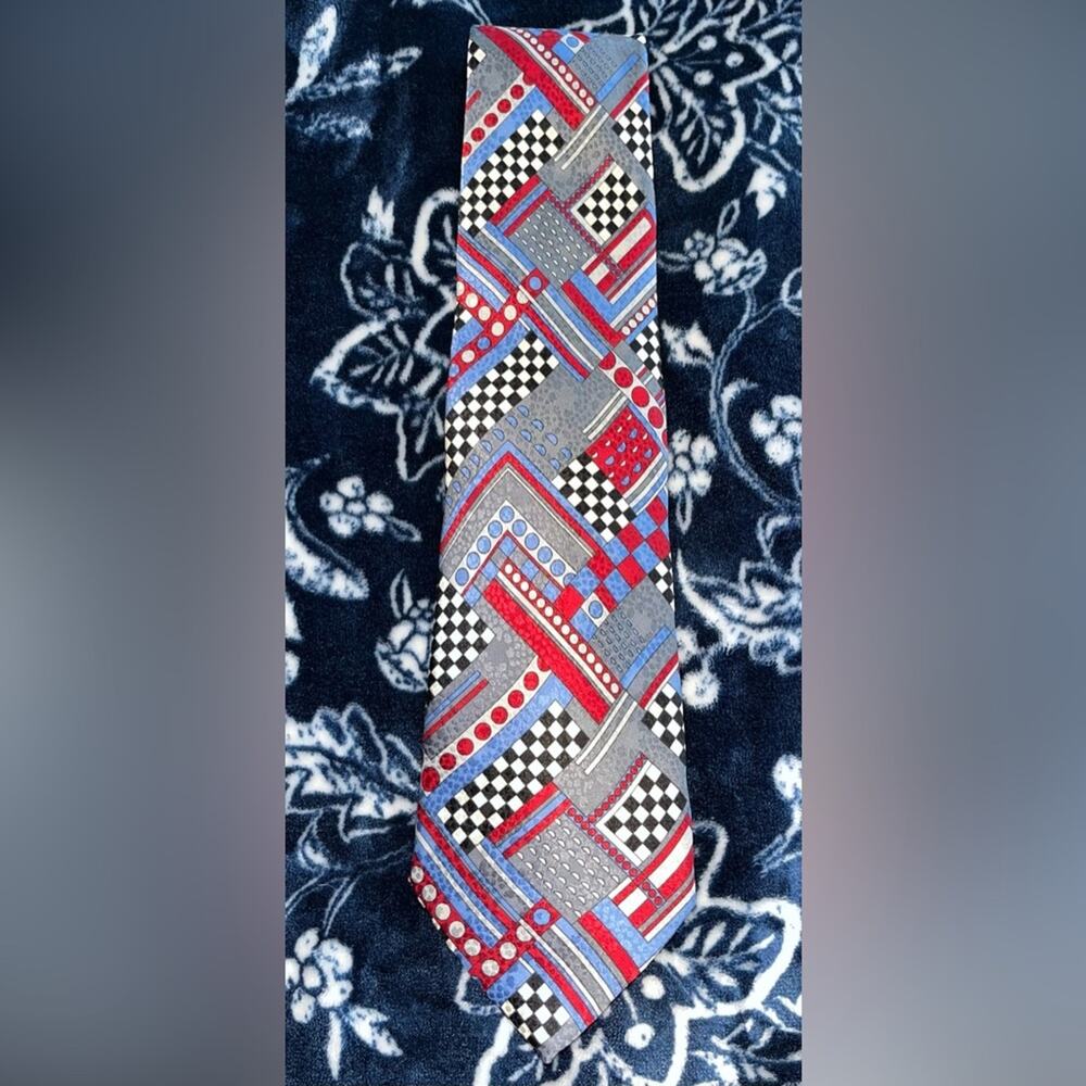 Geoffrey Beene 100% Silk Checkered Necktie